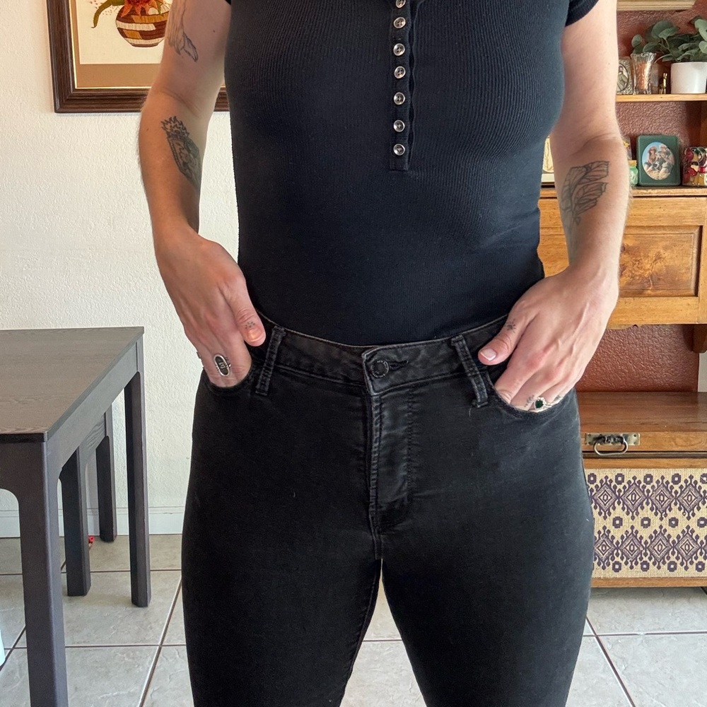 Black skinny jeans